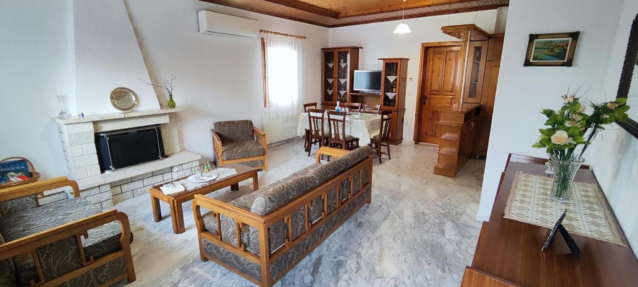 Апартаменти Theofania'S Marble House Meteora Кастракіон Екстер'єр фото